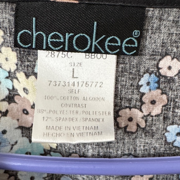 Vera Bradley & other brand Scrub Tops- Lot of 4 - - Picture 7 of 14